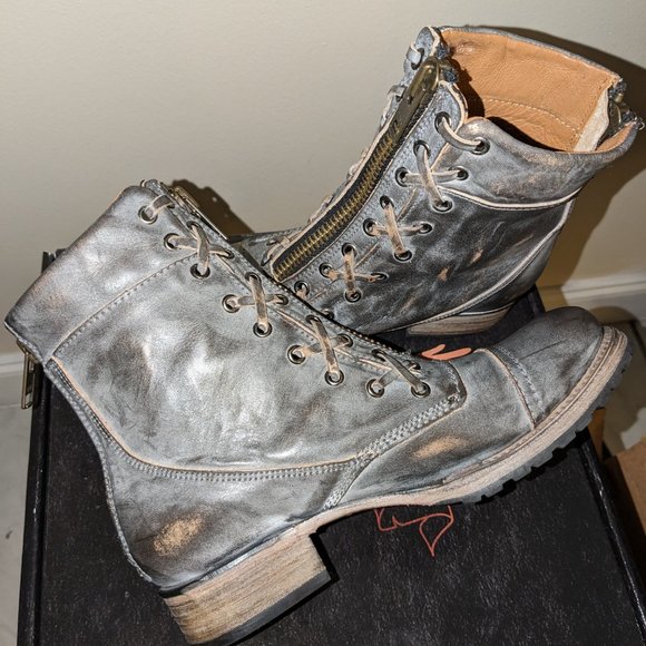 FREEBIRD Liverpool Booties Size 9 - ICE Color - Like New - Picture 4 of 17